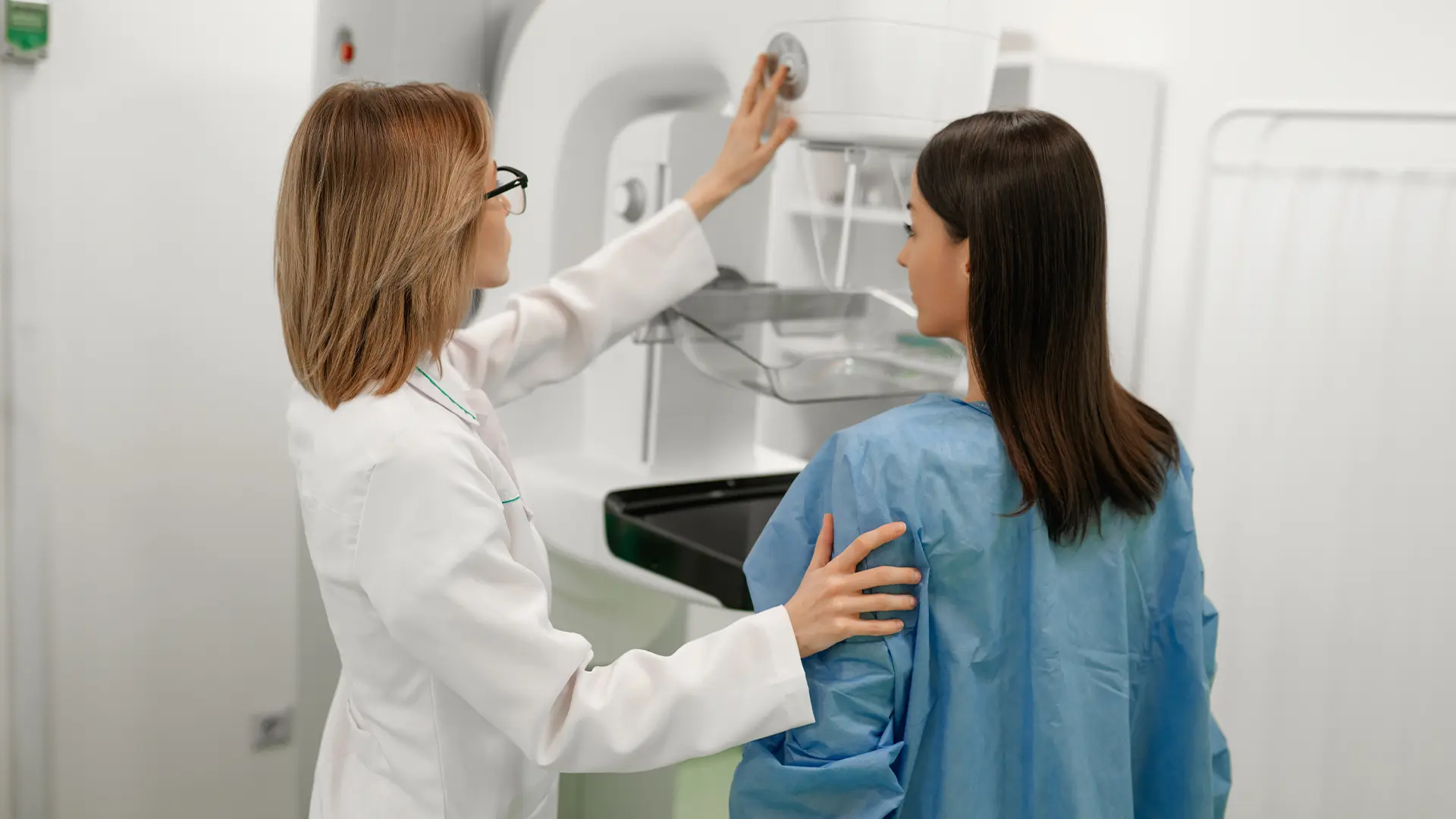 A dificuldade no acesso a exames preventivos continua sendo uma realidade para muitas mulheres