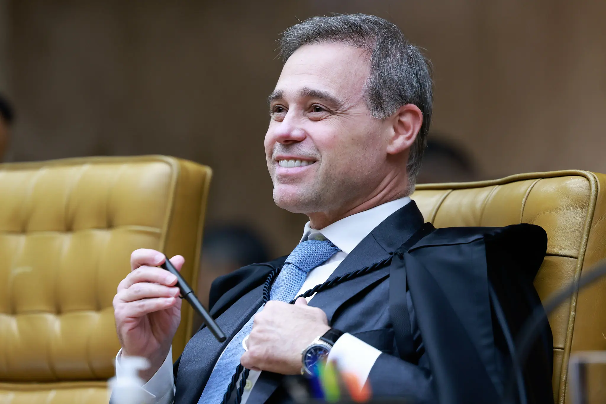 Mendonça e Dino batem boca sobre ofensas contra ministros