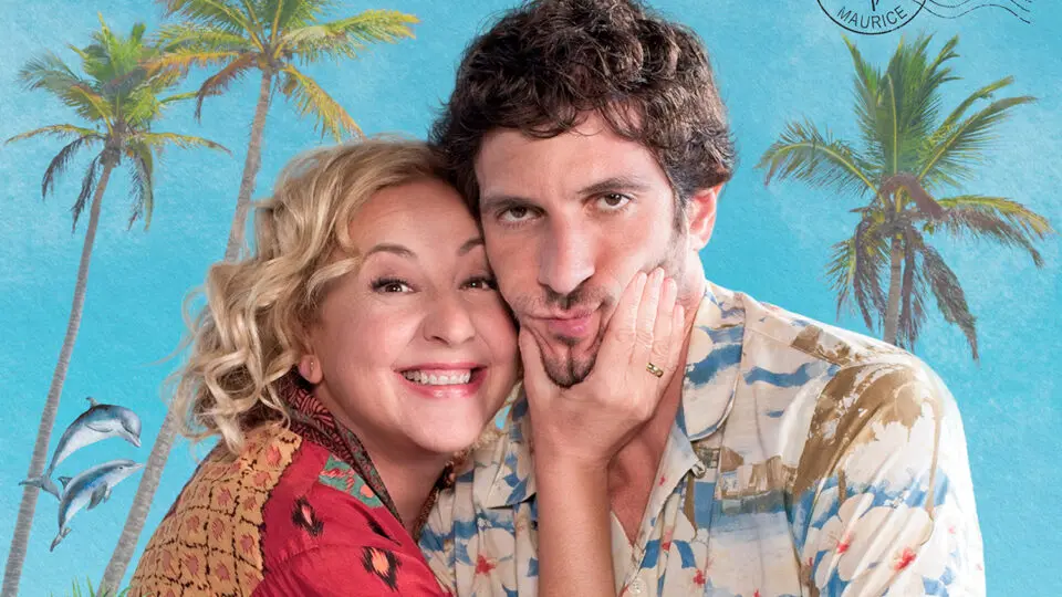 Carmen Machi e Quim Gutiérrez em cena como mãe e filho em filme da Netflix