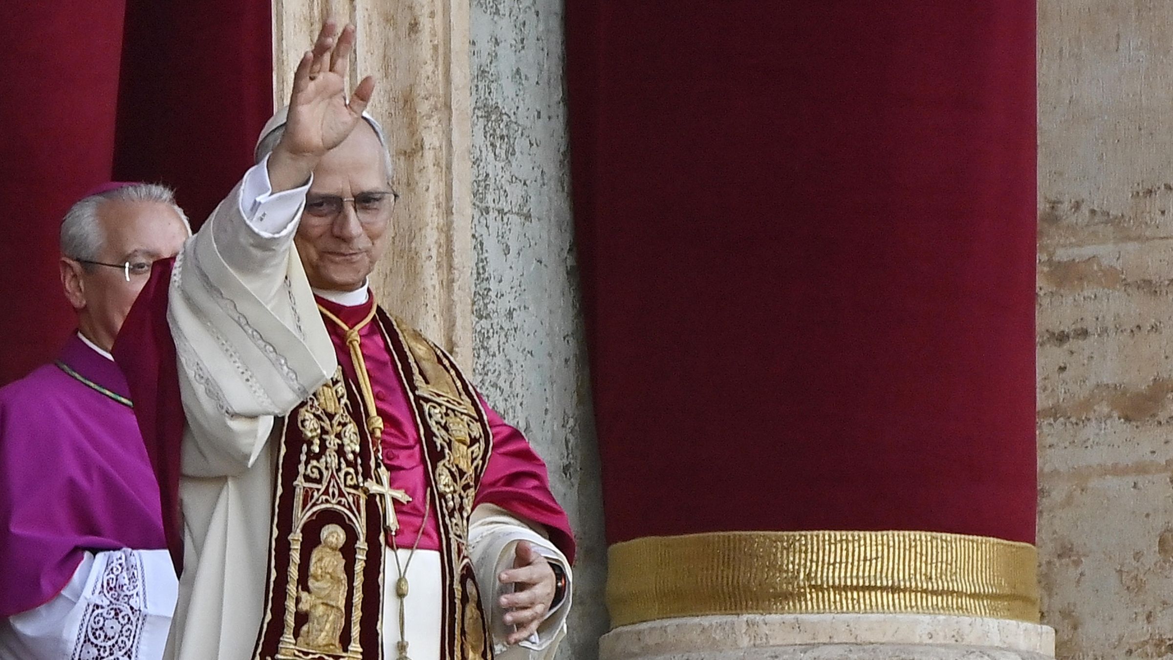 O cardeal Robert Prevost aparecia em listas de papabili, mas não aparecia como favorito para começar bem a votação.