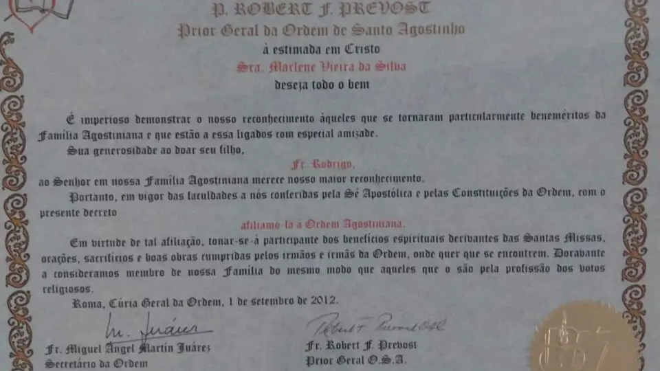 Documento de filiação da Ordem do Agostinianos, assinado por Leão XIV, ainda quando era frei. 