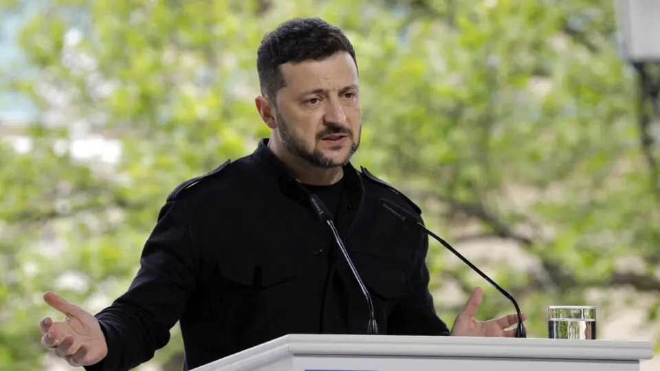 Zelensky desafia Putin a encontrá-lo na Turquia pessoalmente para debater cessar-fogo.