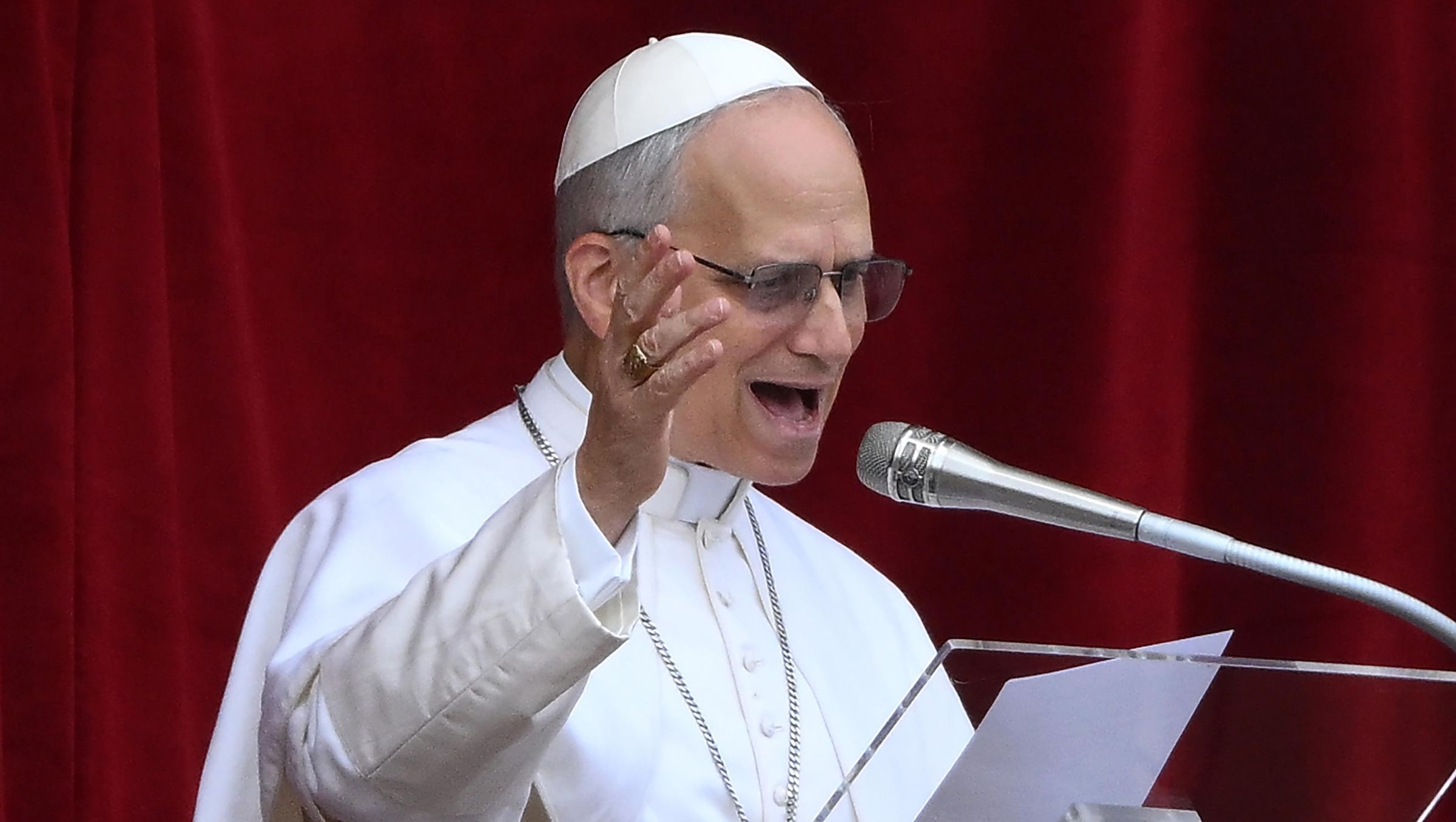 Não é todo dia que você vê um papa soltando a voz para cantar o Regina Caeli.