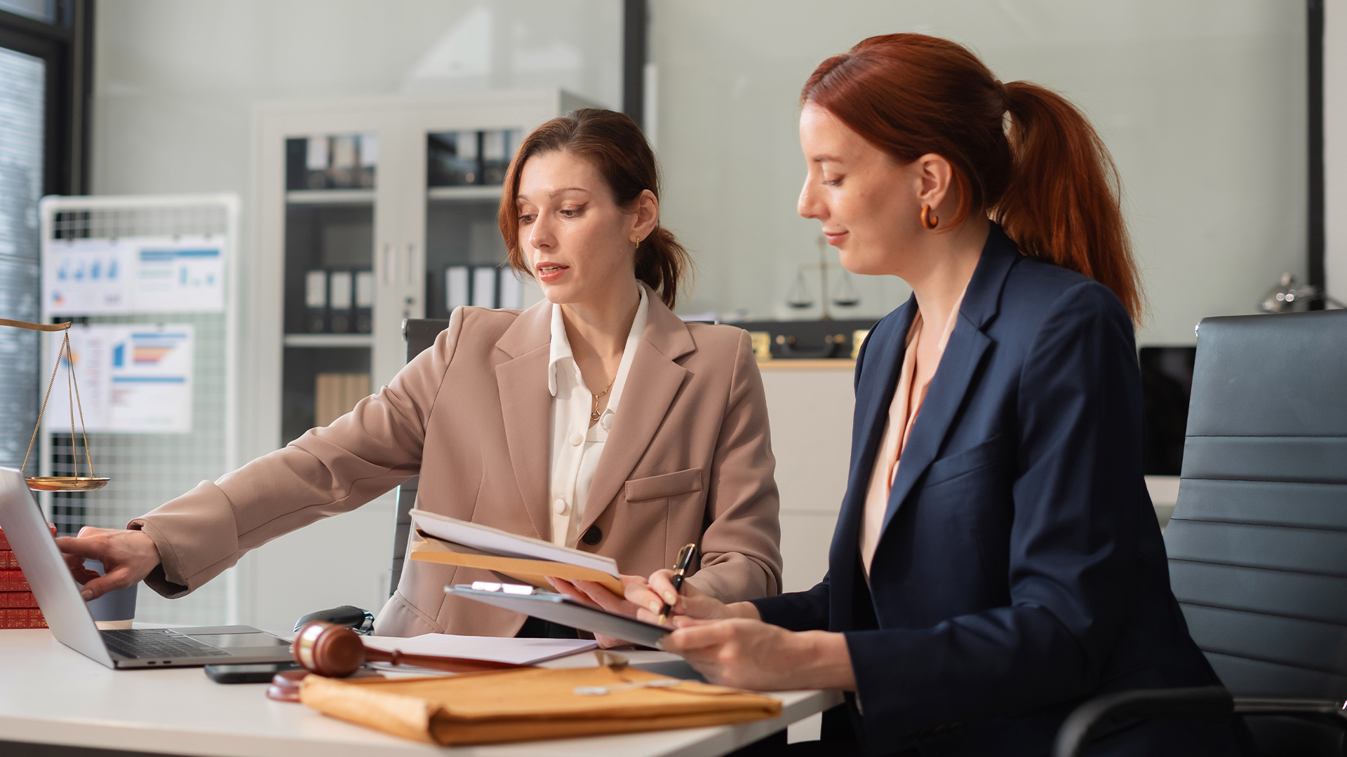 Quando os juros não forem convencionados, sem taxa estipulada, ou quando provierem de determinação de lei, serão fixados de acordo com a denominada “taxa legal”