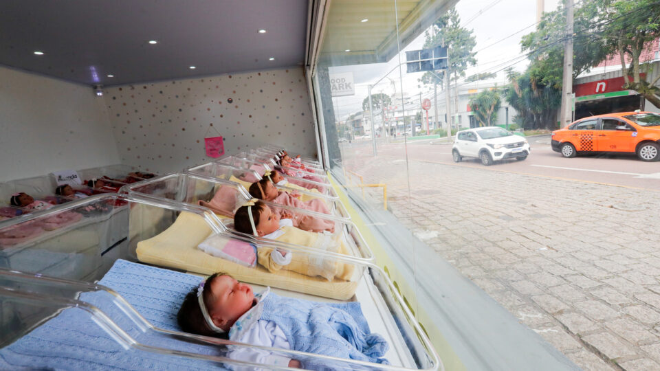 &#8220;Maternidade&#8221; de bebês reborn em Curitiba.