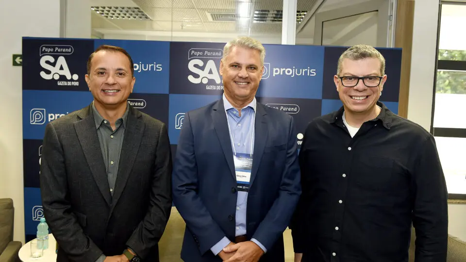 Cristiano Silva, diretor de marketing da Projuris, Gilson da Silva, executivo da Projuris, e Fabiano Falvo, CEO da Vetrii.