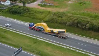 Indústria do Paraná executa projeto de semirreboque gigante para 130 toneladas rumo ao Complexo de Carajás.