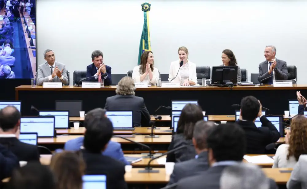 redes sociais regulamentação IA