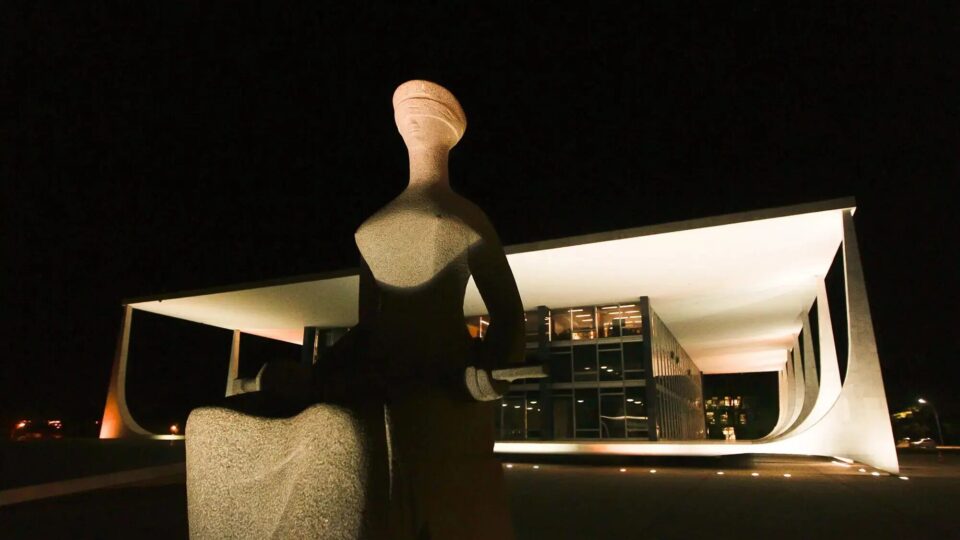 Pela maioria dos votos, ministros do STF condenam empresário acusado de envolvimento nos atos do 8 de janeiro.