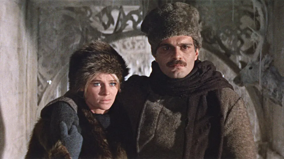 Julie Christie e Omar Sharif protagonizam o longa-metragem de 1965
