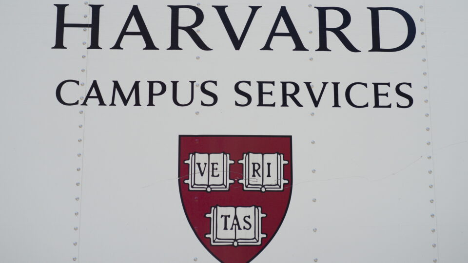 Universidades dos EUA enfrentam crise que elas mesmas criaram