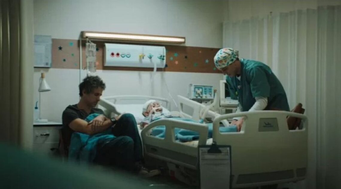 O drama de um menino e o amor inabalável dos pais comove milhões em Inexplicável