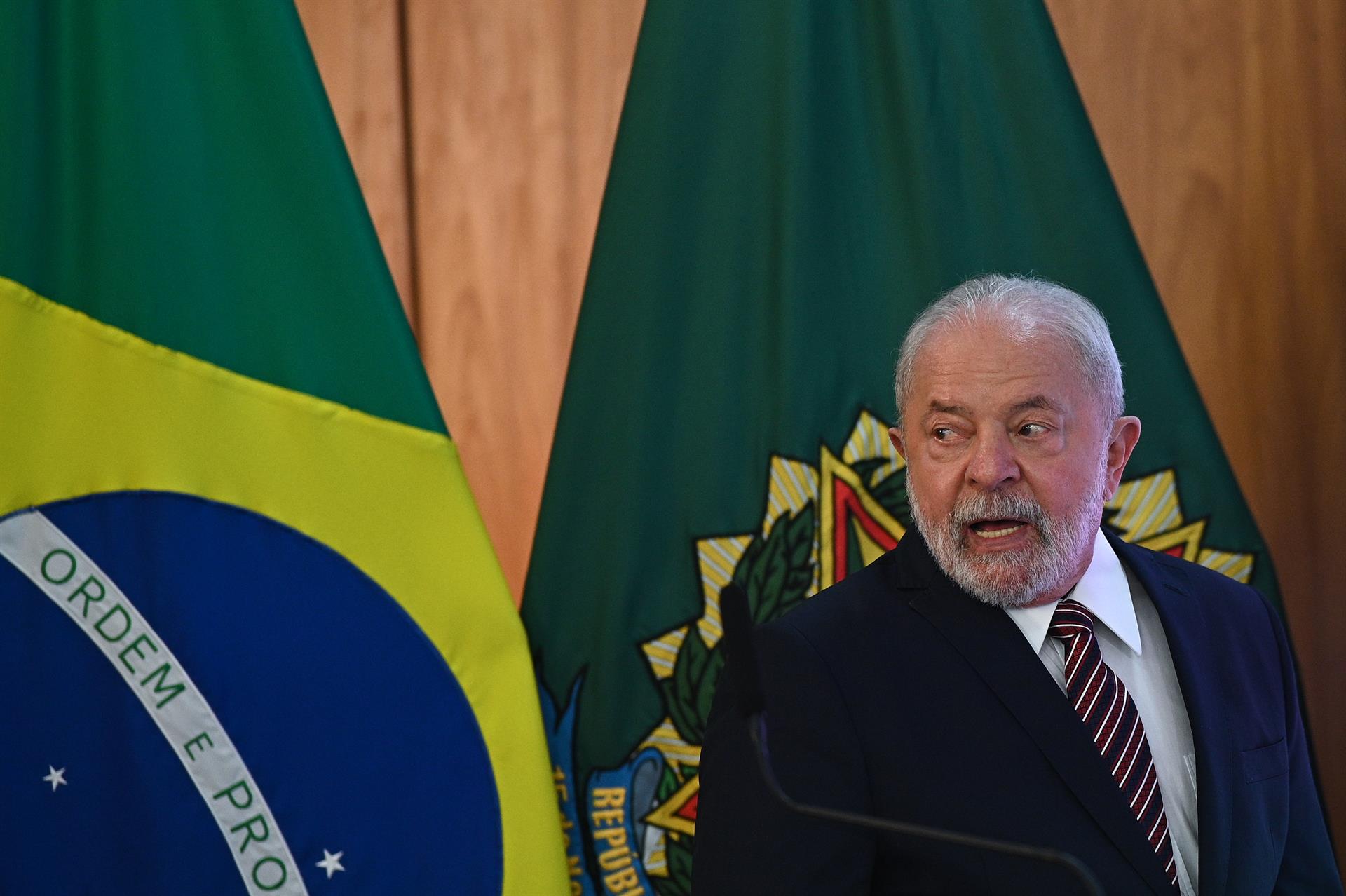 Políticos e personalidades pressionam Lula por embargos militares e energéticos contra Israel e a revogação do tratado de livre comércio.