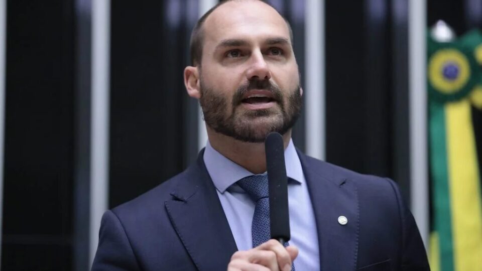 Crítica sem crime: os limites do Direito Penal na investigação contra Eduardo Bolsonaro