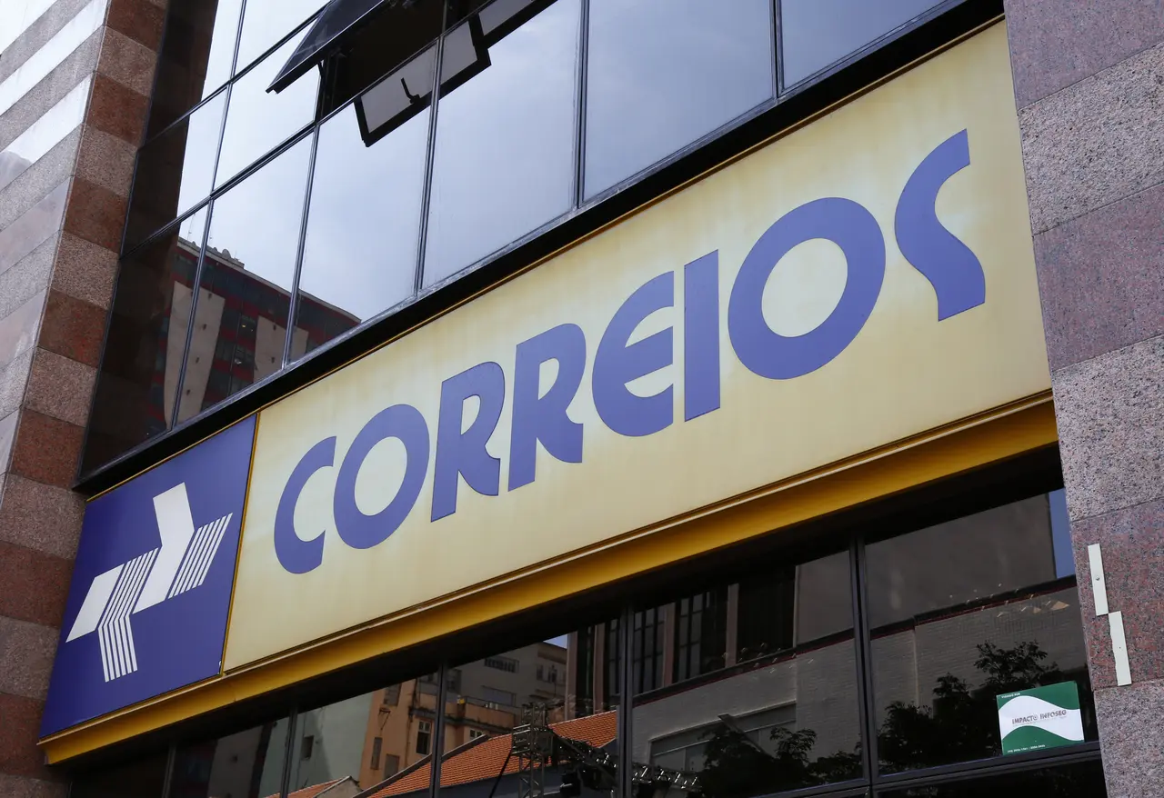 Com déficit de R$ 1,7 bilhão no primeiro trimestre, Correios abrem licitação para contratação de carros executivos