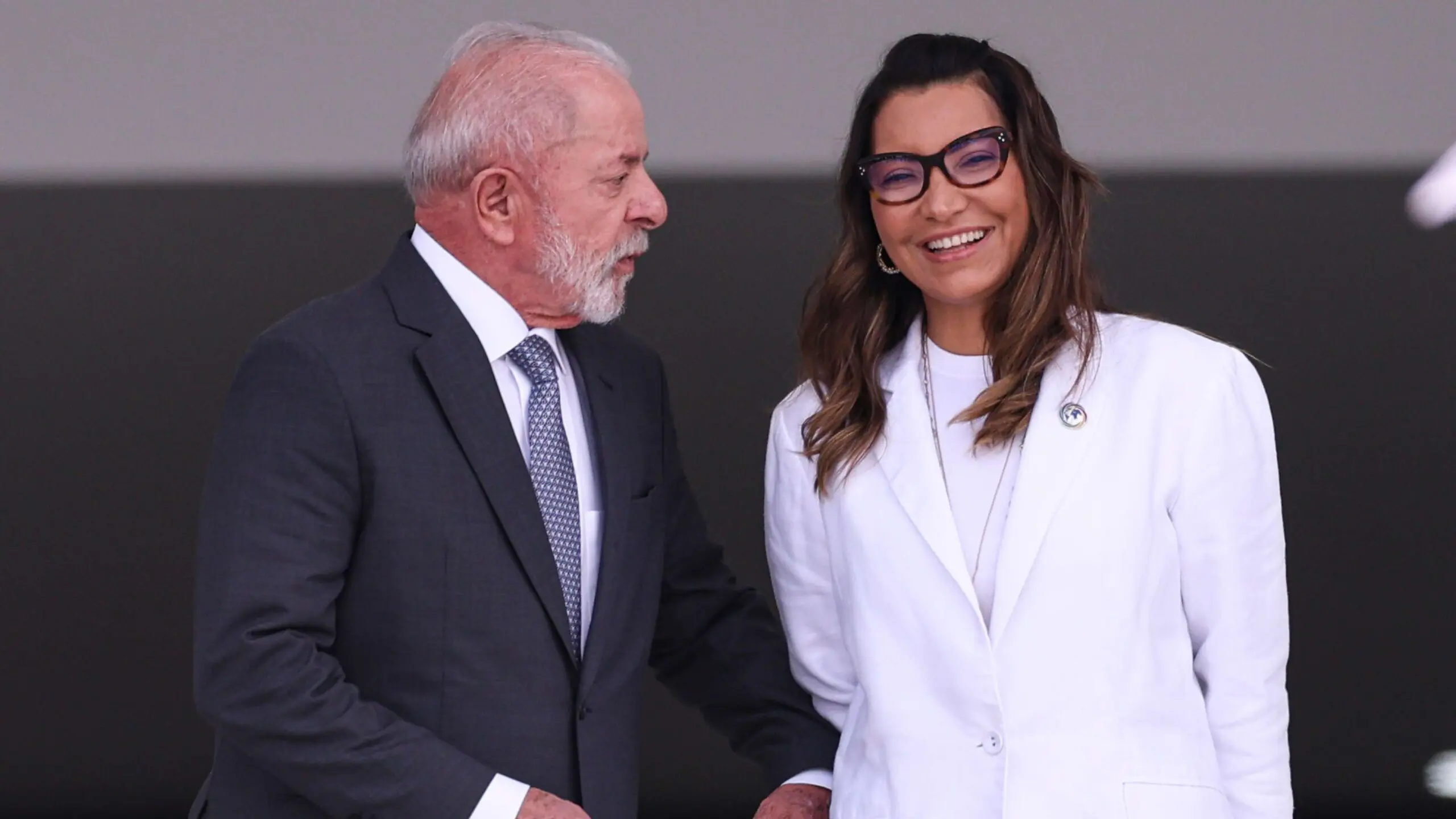 Mesmo sem cargo público, Janja já passou mais dias em viagens ao exterior do que Lula desde 2023