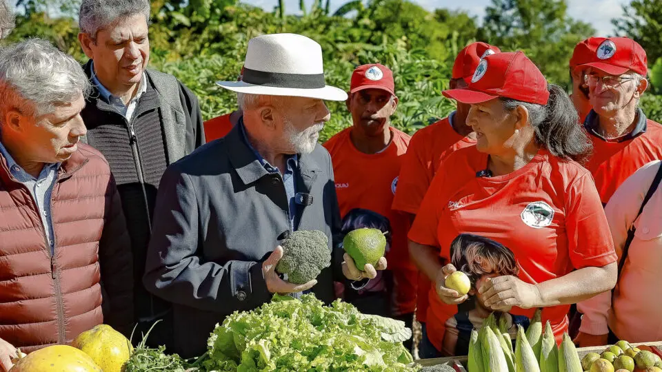 Lula tem tentado se aproximar do MST enquanto militantes cobram demissão do ministro Paulo Teixeira