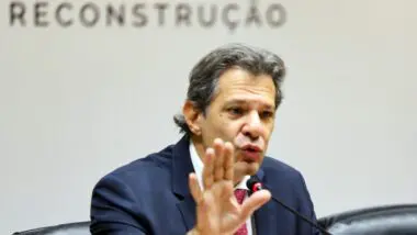 O ministro Fernando Haddad disse que o pacote fiscal será anunciado na próxima semana. Alta do IOF segue em vigor.