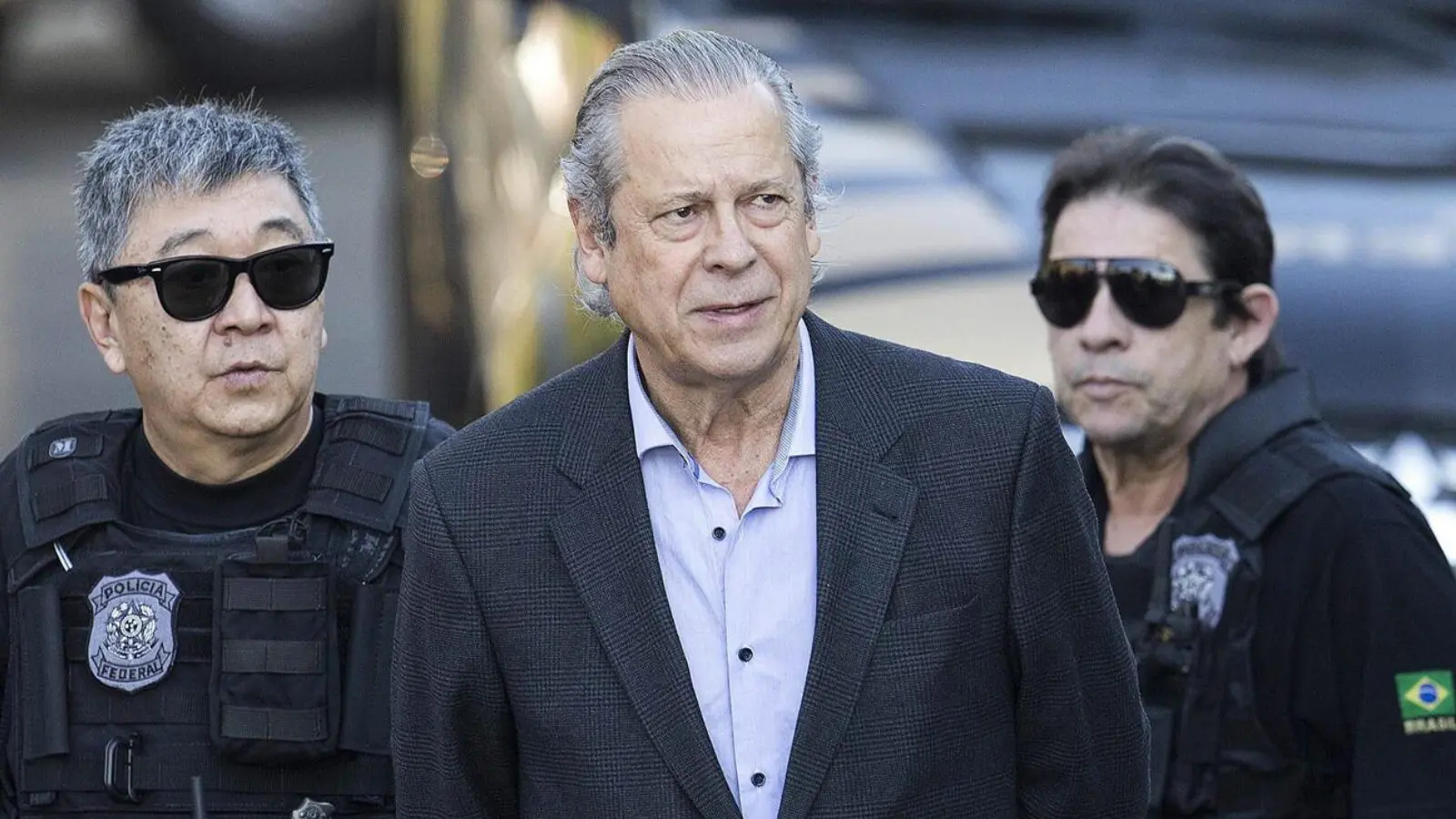 José Dirceu, fotografado quando foi preso pela segunda vez em 2015: pena por chefiar mensalão foi menor que a do humorista Léo Lins.