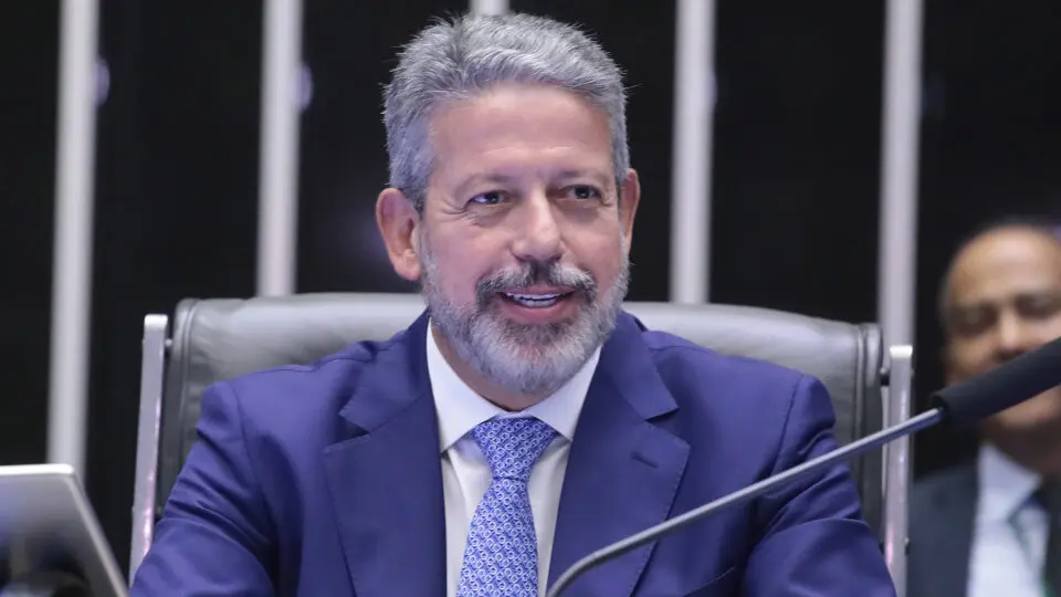 Lira ganha ação contra Felipe Neto por danos morais; youtuber vai recorrer ao STF