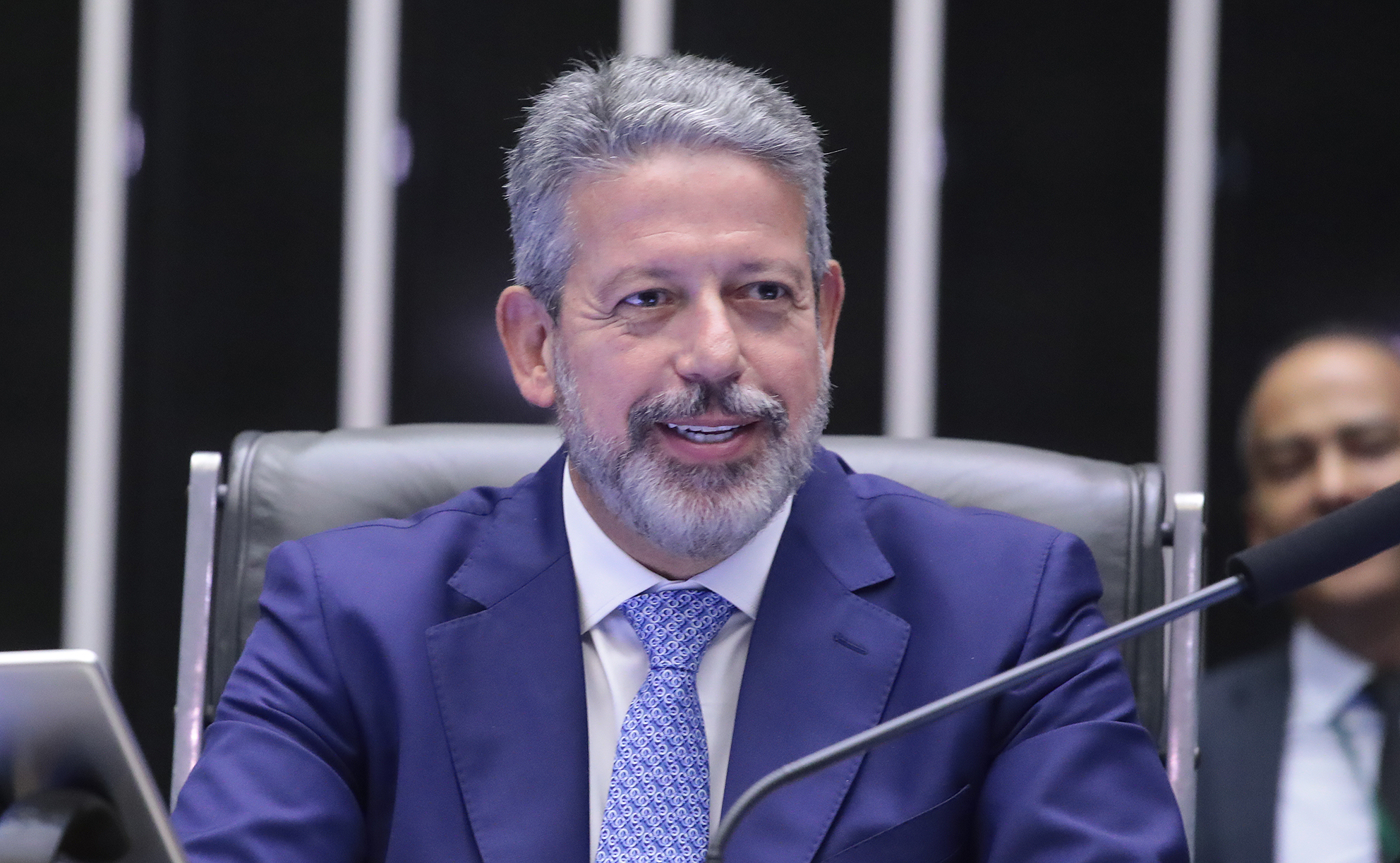 Felipe Neto foi condenado a indenizar Arthur Lira por chamá-lo “excrementíssimo” durante uma audiência na Câmara.