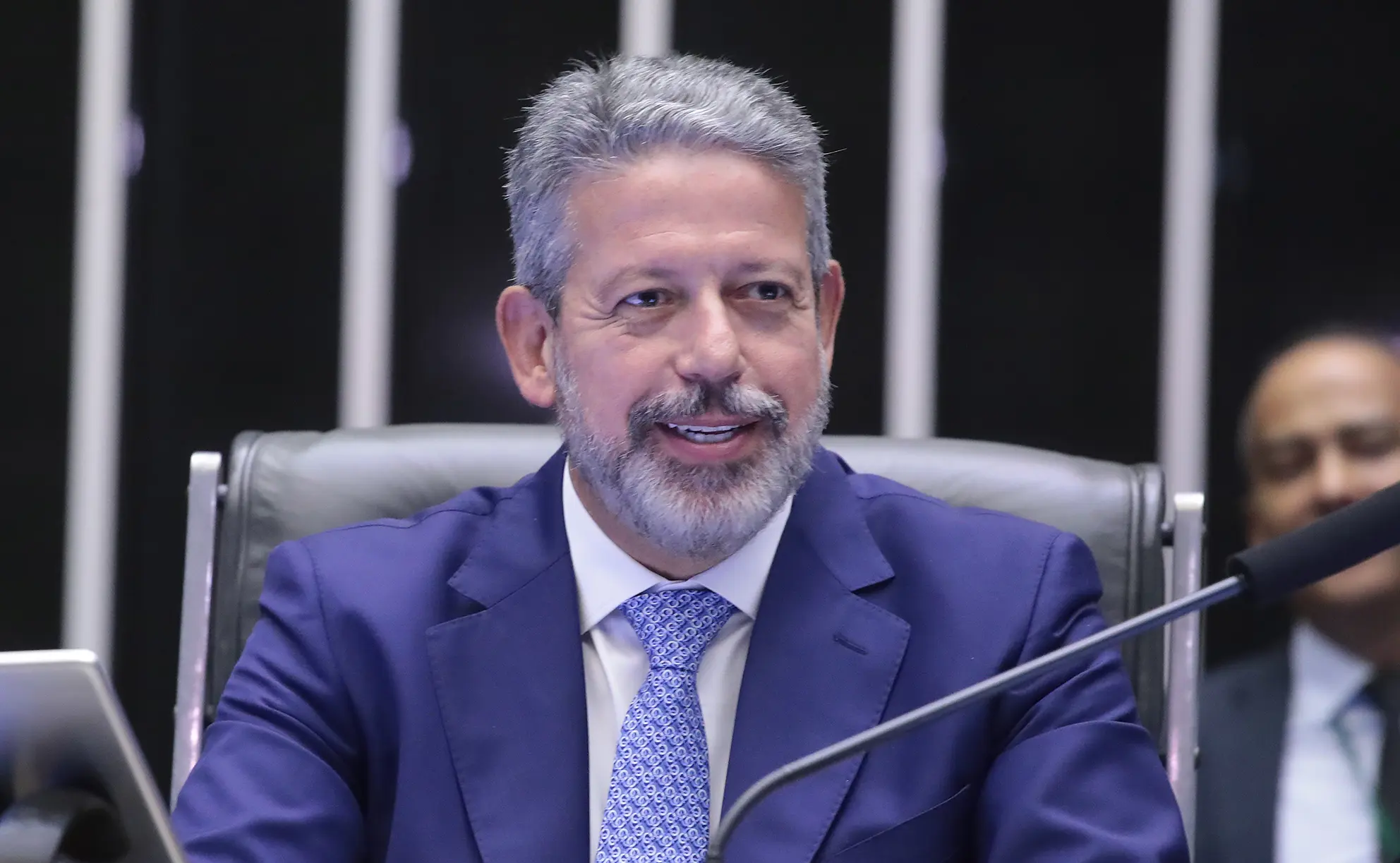 Lira ganha ação contra Felipe Neto por danos morais; youtuber vai recorrer ao STF