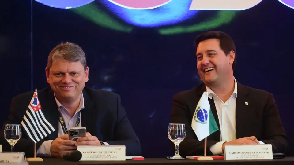 Ratinho Junior com Tarcísio de Freitas no Cosud: presidenciáveis em alta nas redes sociais.