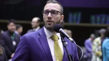 "Não vamos permitir nenhum tipo de censura no país", diz Filipe Barros