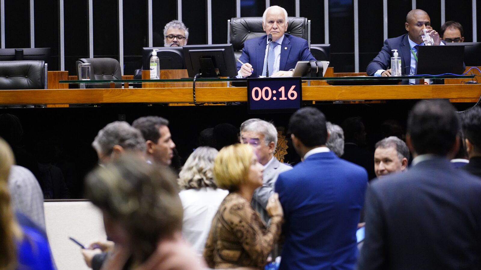 Sessão da Câmara dos Deputados em 7 de dezembro de 2022, quando &#8220;lei antipiadas&#8221; foi aprovada pela Casa.