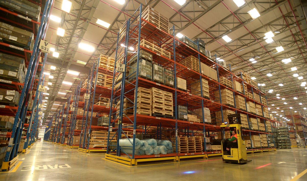 Centro de distriuição da Volvo fica em São José dos Pinhais.