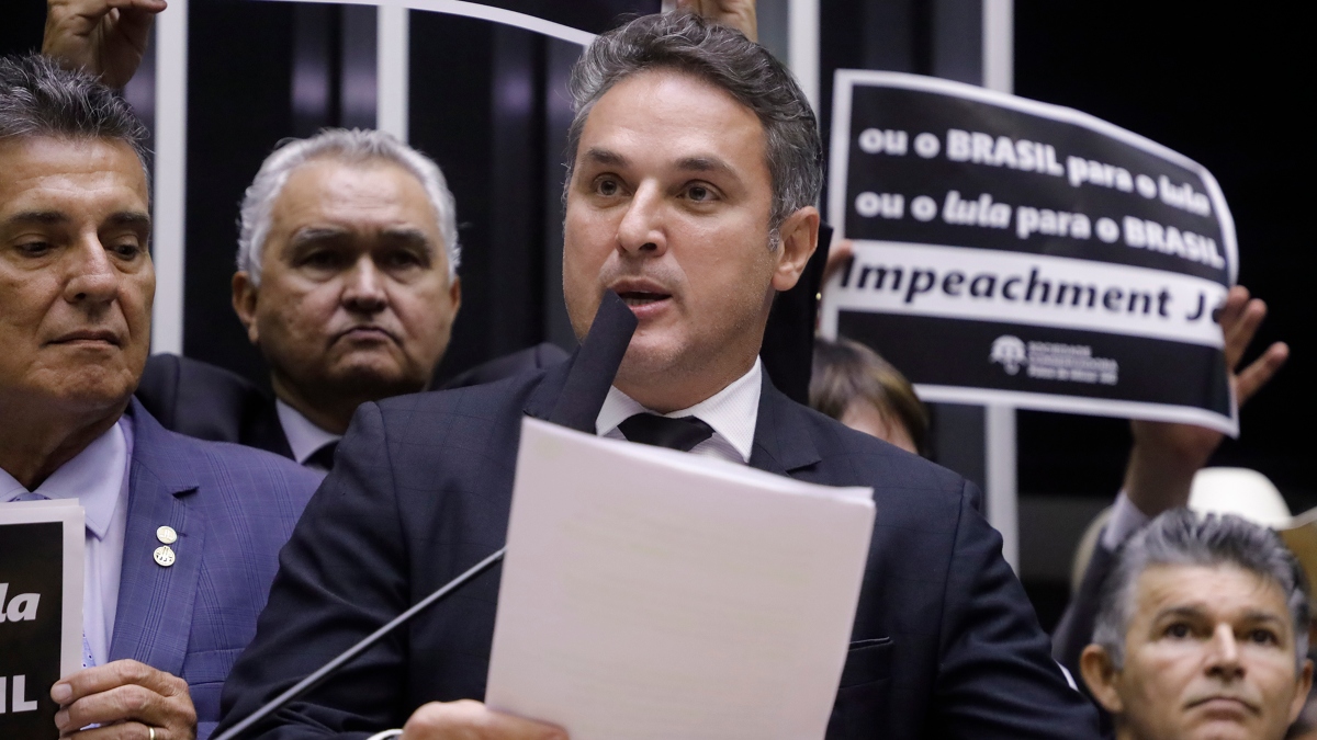 Deputado Zucco preside a bancada da oposição, que diz que trabalhará para que medida provisória do governo não passe no Congresso.