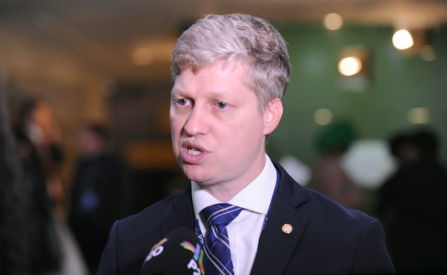 Para Marcel van Hattem, a votação na Câmara, em dezembro de 2022, ocorreu de forma acelerada, em um momento de esvaziamento do Plenário