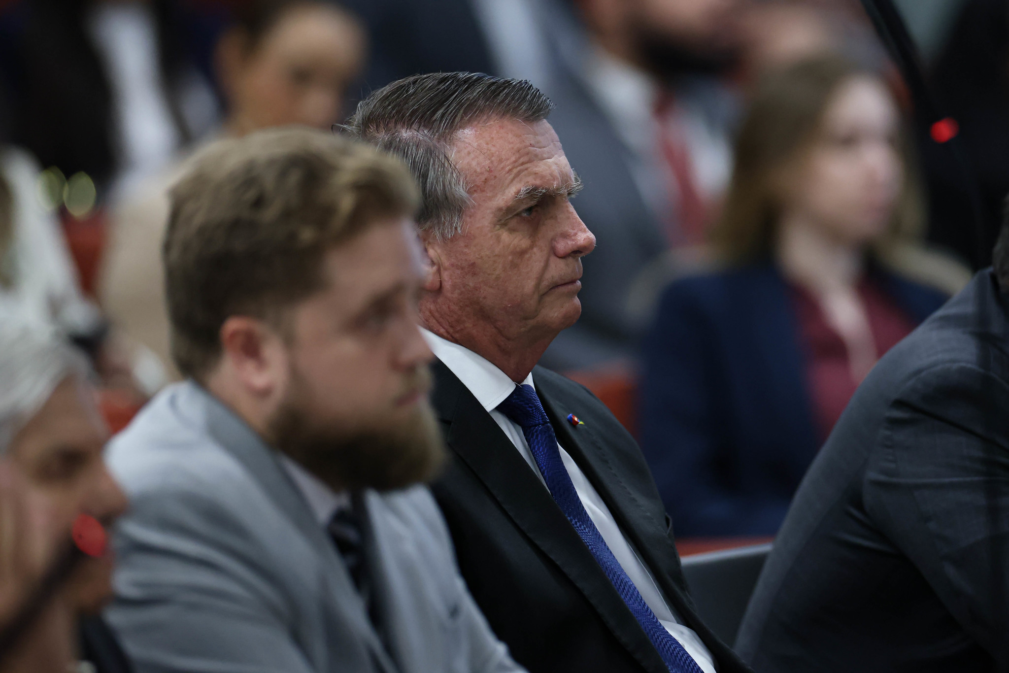 O ex-presidente Jair Bolsonaro afirmou, no intervalo do interrogatório do coronel Mauro Cid, seu ex-ajudante de ordens, que não vai confrontá-lo na audiência.