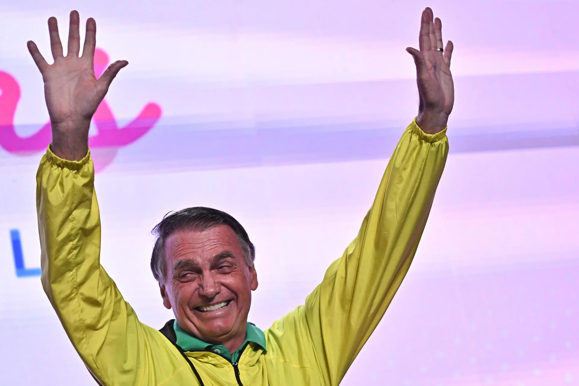 Pesquisa no DF mostra Bolsonaro liderando intenções de voto