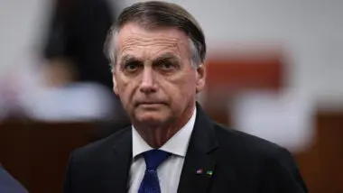 Bolsonaro diz que foi ao STF de “cabeça erguida” e critica injustiça contra Filipe Martins