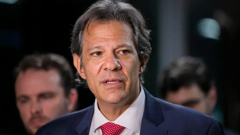 Governo Lula publica MP com aumento de impostos para compensar recuo do IOF