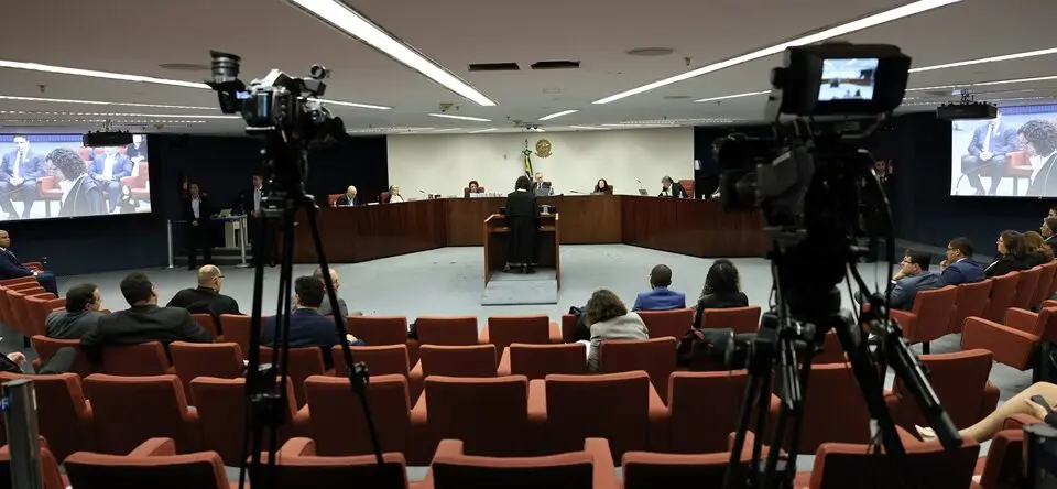 Advogados - direito de gravar audiências - STF