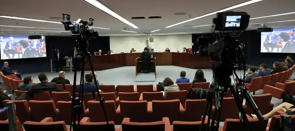 Advogados - direito de gravar audiências - STF