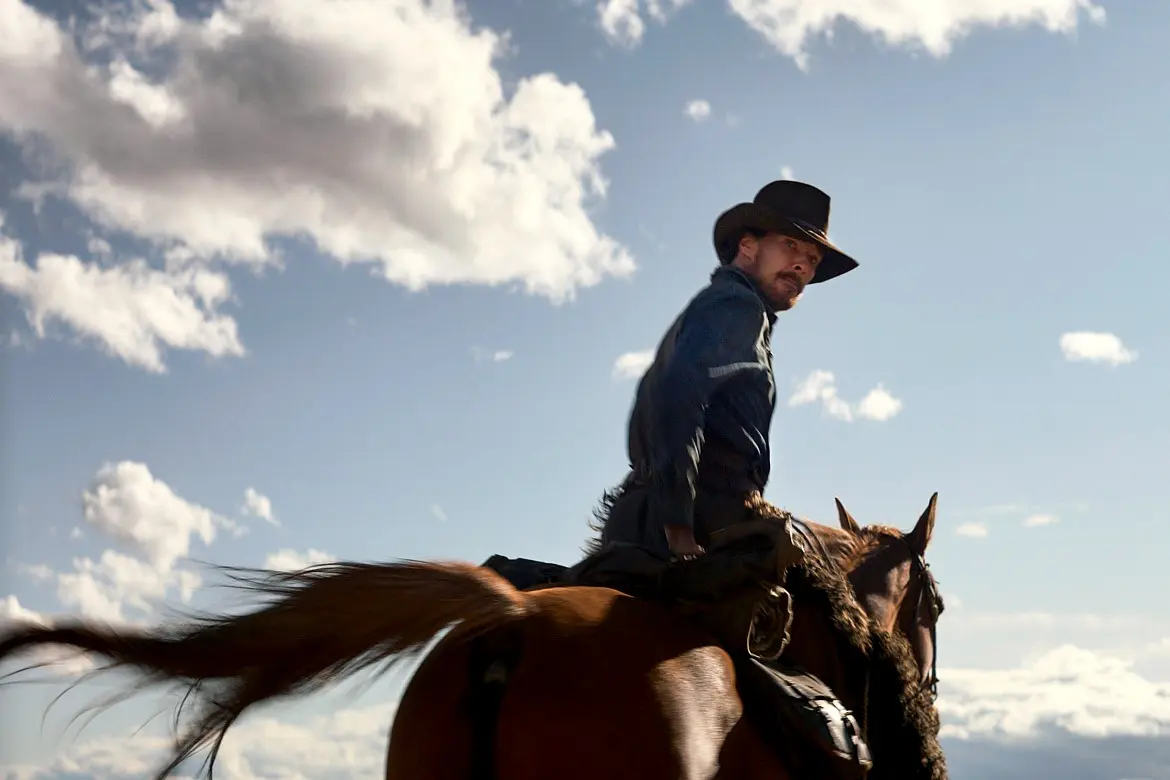 Benedict Cumberbatch vive o rancheiro Phil no filme "Ataque dos Cães"