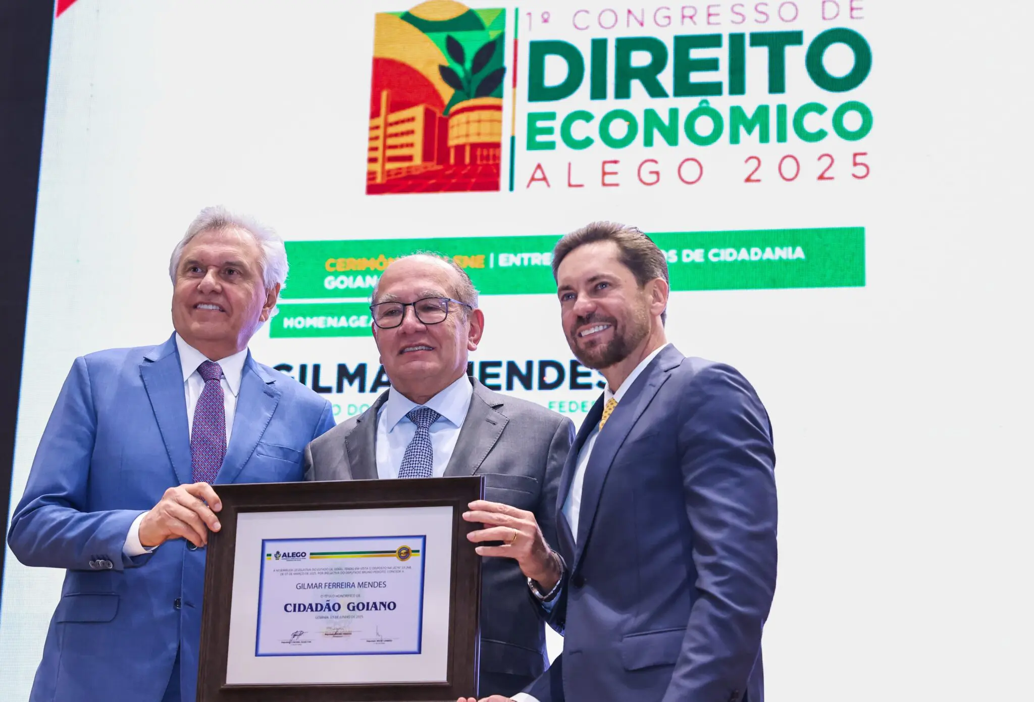 Ronaldo Caiado concede título de cidadão goiano a Gilmar, Toffoli e Gonet