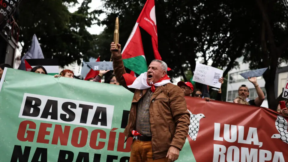 Manifestantes pedem que presidente Lula rompa relações com o estado de Israel