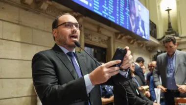 Carlos Bolsonaro cogita disputar Senado por Santa Catarina