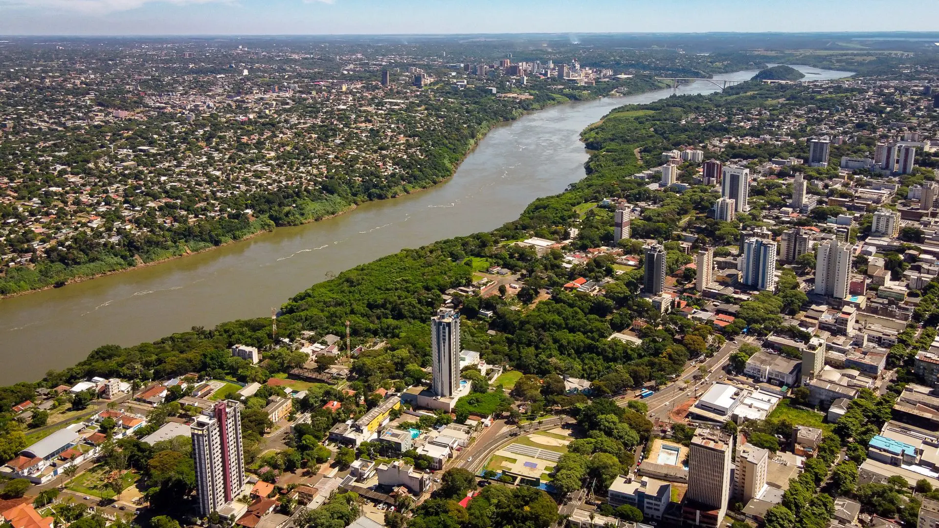 Foz do Iguaçu prepara obras de grande impacto na infraestrutura da cidade que vão atrair mais investimentos e permitir melhoria na qualidade de vida da população.
