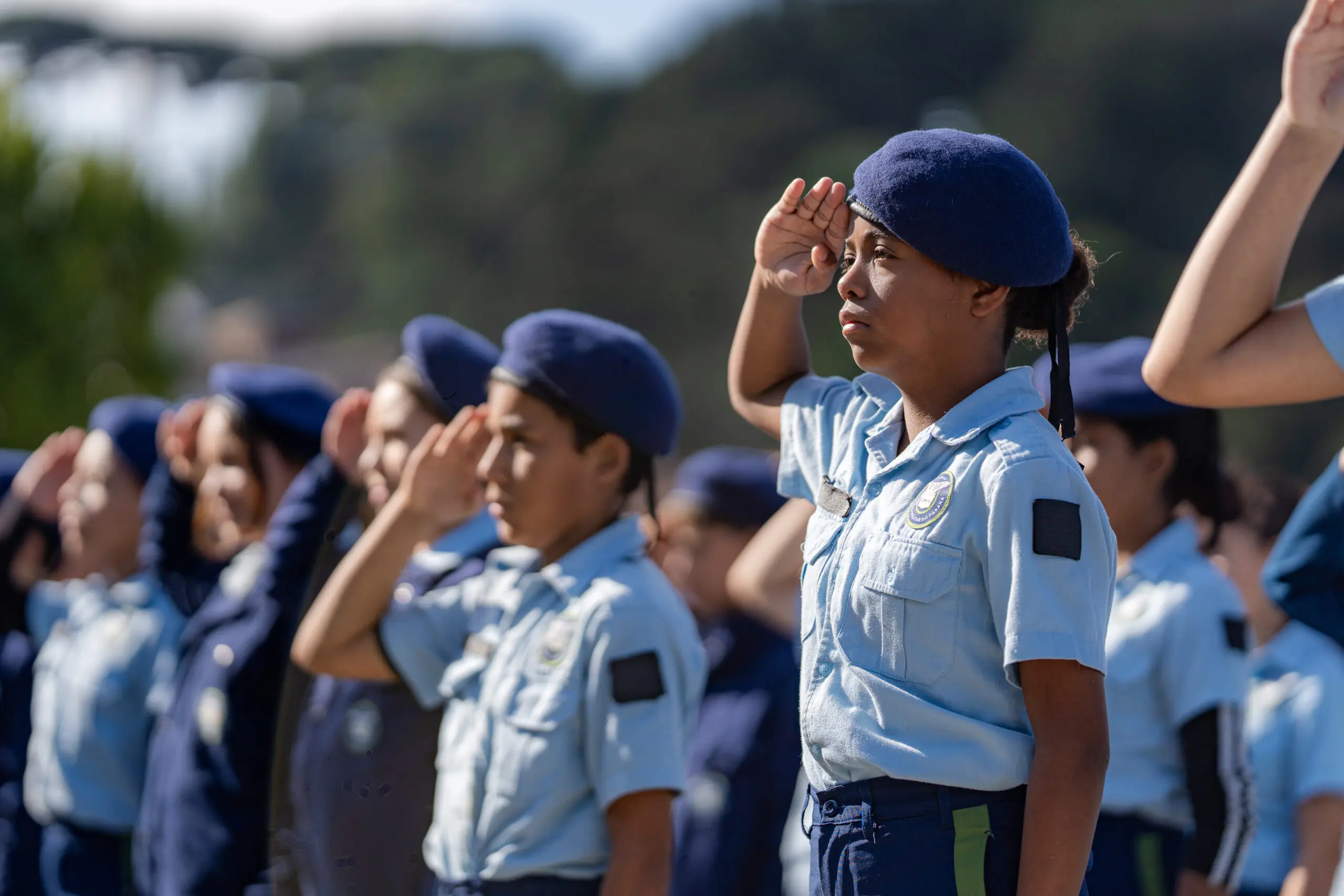 Melhor desempenho acadêmico e redução da violência no ambiente escolar são alguns resultados confirmados das escolas cívico-militares.