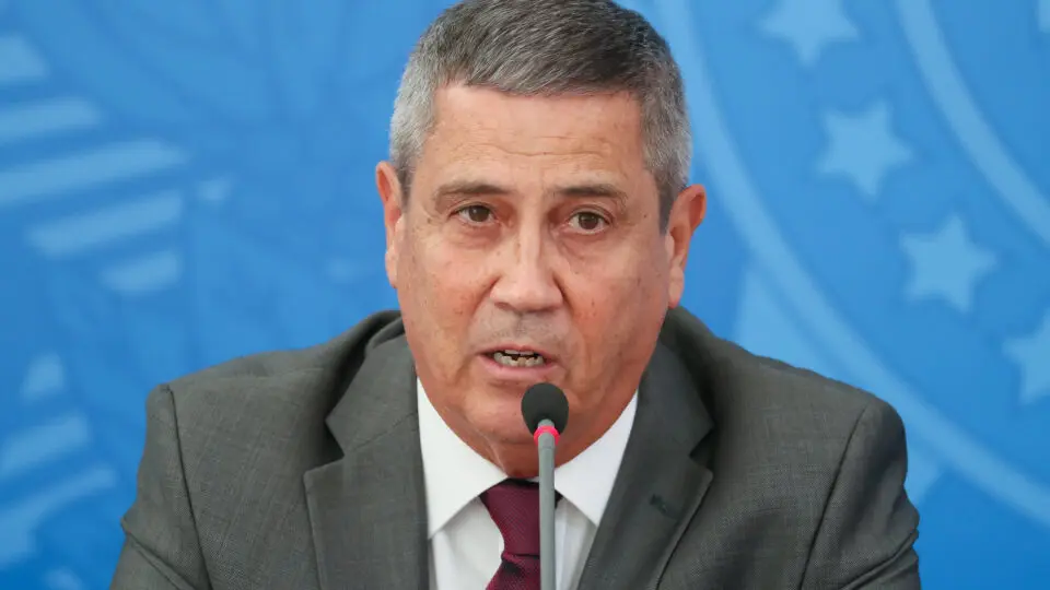 Em novo relatório, PF diz que Braga Netto foi “figura central” para desacreditar eleições