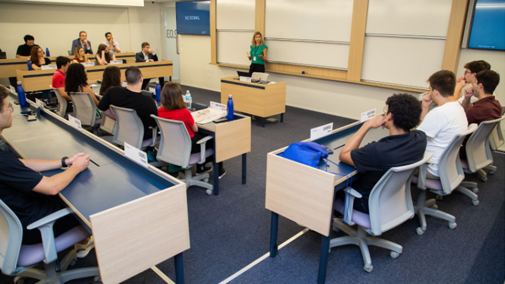 A Faculdade Belavista se destaca por seu compromisso com a liberdade e a crença na democracia como reflexo da dignidade humana.