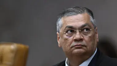 Dino leva julgamento que pode reduzir idade para laqueadura e vasectomia ao plenário físico