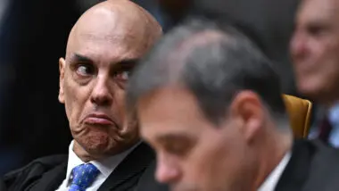Moraes transforma furto de bola em golpe de Estado