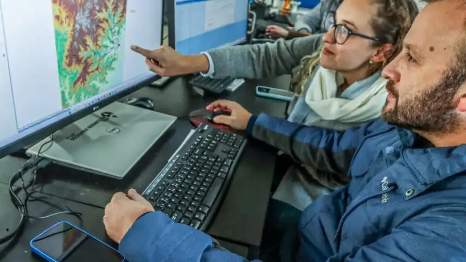 Defesa Civil identificando sinais de alertas.