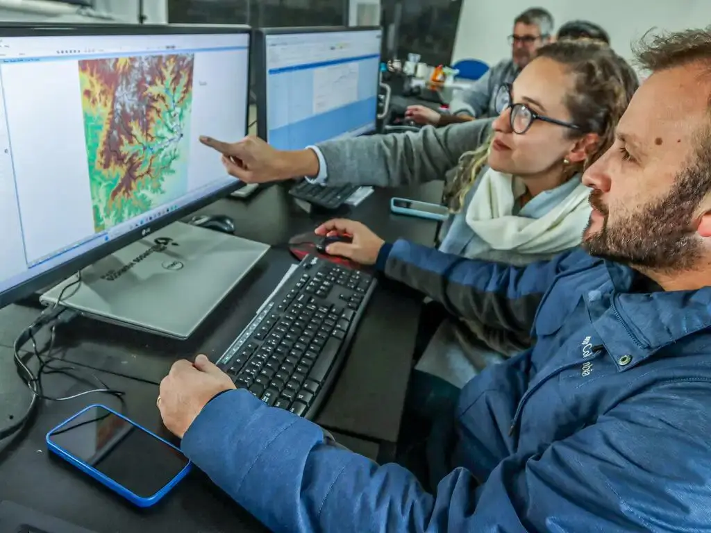 Defesa Civil identificando sinais de alertas.